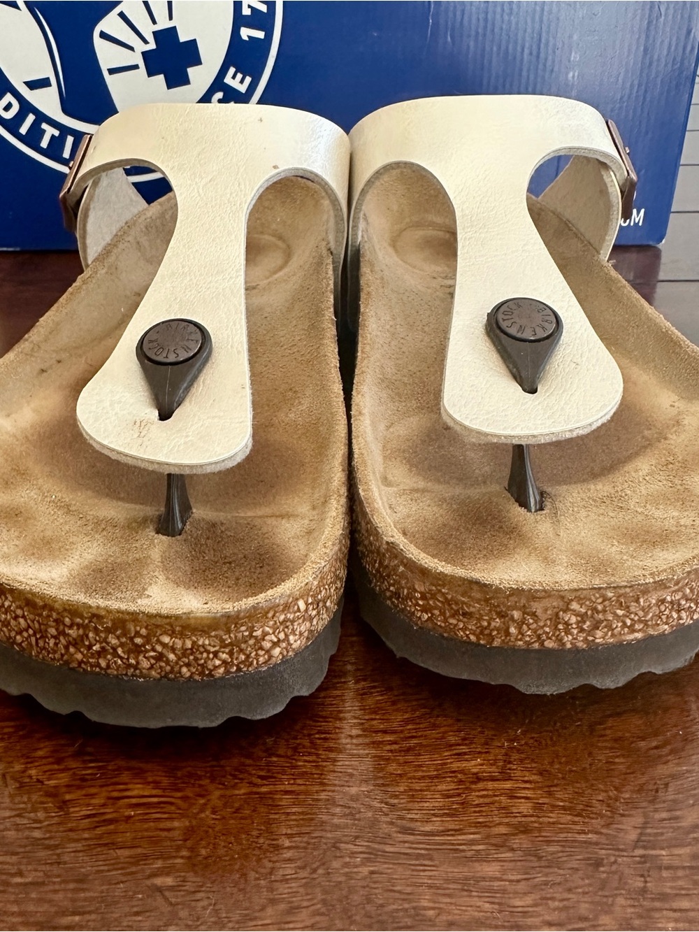 Birkenstock Pearl White Gizeh Leather Thong Sandals - Picture 7 of 11